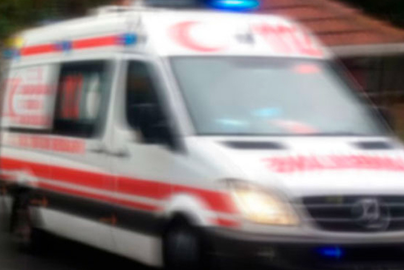 Yakıtı biten Ambulans yolda kaldı
