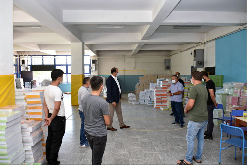 Ücretsiz ders kitapları okullara dağıtılmaya başlandı