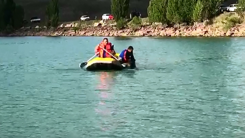 Çayırlı'da gölete giren genç kayboldu