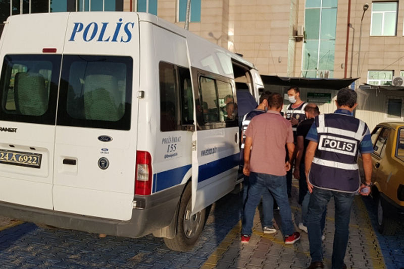 Otogarda yakayı ele verdiler