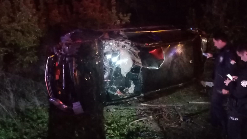 Erzincan'da şarampole uçan araçta can pazarı