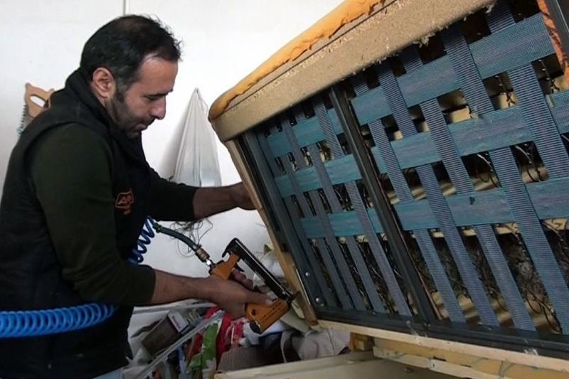 Mobilya ustasından örnek davranış