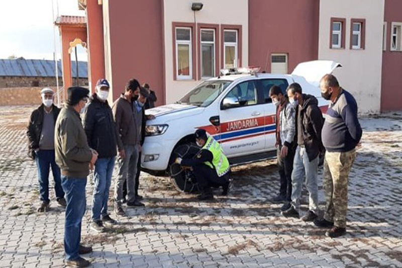Jandarma'dan kış lastiği uyarısı