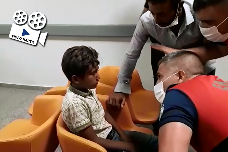 Küçük çocuk az daha gözünden oluyordu