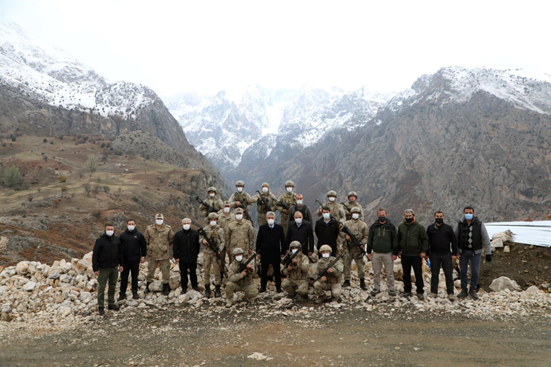 Vali Makas'tan mehmetçiğe ziyaret