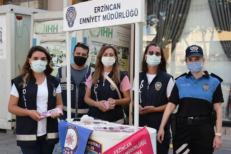 Erzincan polisi vatandaşı bilgilendiriyor